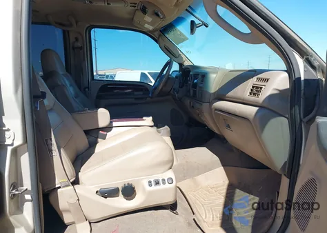 2004 Ford Excursion Limited from USA, damaged, VIN 1FMNU43SX4EB57487